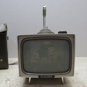 VTG Retro Portable Transistor TV Model TV6 Made in Japan.   UNTESTED